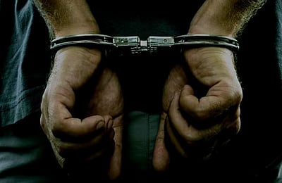 சத்தீஸ்கர்: வெடிமருந்து வைத்திருந்த 8 நக்சல்கள் கைது!