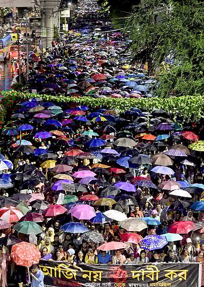 பெண் மருத்துவா் கொலைச் சம்பவம்: நூற்றுக்கணக்கான மருத்துவா்கள் பேரணி