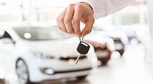 விலை ஏறுகிறது.. கார் வாங்க உகந்த மாதமா டிசம்பர்?