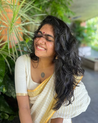 ஓணம் வாழ்த்துகள்... நிமிஷா சஜயன்!