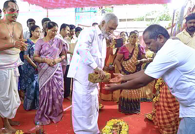 அனைத்து கோயில்களிலும் தமிழில் குடமுழுக்கு நடத்த நடவடிக்கை: அமைச்சா் பி.கே.சேகா்பாபு