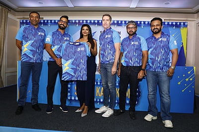 லெஜன்ட்ஸ் லீக் கிரிக்கெட்: தினேஷ் காா்த்திக் கேப்டன்