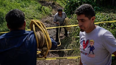 மெக்சிகோவில் கனமழை: நிலச்சரிவில் சிக்கி 6 பேர் பலி!