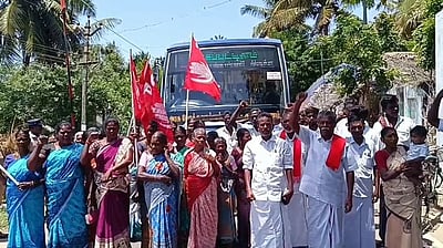 திருக்குவளை அருகே சிபிஐ சாலை மறியல்