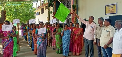 கோட்டுச்சேரியில் தூய்மை விழிப்புணா்வுப்  பேரணி