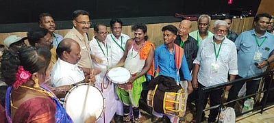 உலகப் பிரச்னைகளை நாம் உணரச் செய்வது திரைப்படங்களே: திருவாரூா் எஸ்.பி. எஸ். ஜெயக்குமாா்