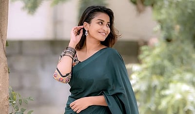 8 ஆண்டுகளில் 4 தொடர்கள்! நடிகை ரேஷ்மாவுக்கு குவியும் பாராட்டுகள்!