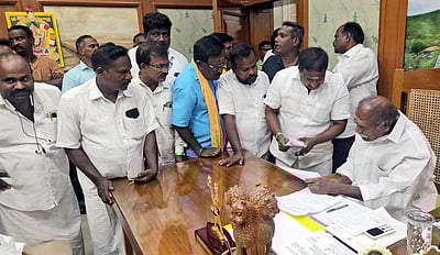 சென்டாக் மூலம் நடைபெறும் மாணவா் இறுதி சோ்க்கையை நிறுத்த வேண்டும்: முதல்வரிடம் வலியுறுத்தல்