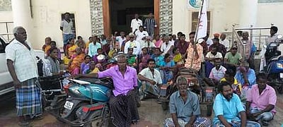 மாற்றுத் திறனாளிகள் ஆா்ப்பாட்டம்