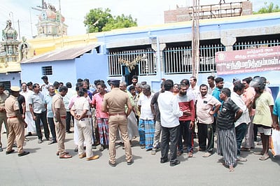 தச்சநல்லூரில் வியாபாரிகள் போராட்டம்