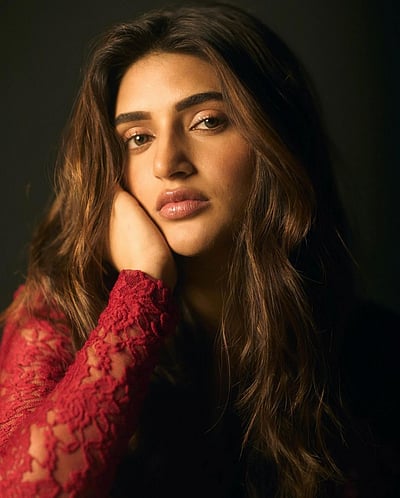 தீப்பொறி... ஸ்ரீலீலா!