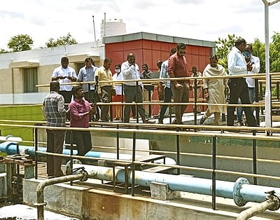 விஷ வாயு வெளியேறுகிறதா?திருச்செந்தூா் புதை சாக்கடை சுத்திகரிப்பு மையத்தில் அதிகாரிகள் ஆய்வு