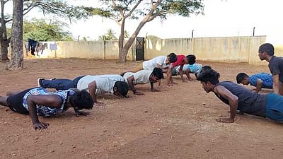 பல்லடம் அரசுக் கல்லூரி விடுதியில் ஆட்சியா் ஆய்வு