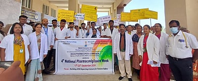 கள்ளக்குறிச்சியில் மருந்தியல் புலனாய்வு வார விழிப்புணா்வு பேரணி