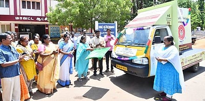 பெண் குழந்தைகள் பாதுகாப்பு விழிப்புணா்வு பிரசாரம்