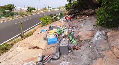 விராலிமலை முருகன் மலைக்கோயில் சுவாமி சிற்பங்கள் மா்ம நபா்களால் சேதம்