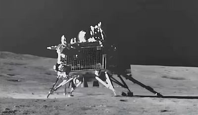 நிலவின் தென் துருவத்தில் 160 கி.மீ. பள்ளம்: கண்டுபிடித்த பிரக்யான் ரோவர்!