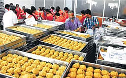 ஏழுமலையான் லட்டு விற்பனையில் சாதனை:
ஓராண்டில் 13.95 கோடி லட்டுகள் விற்பனை