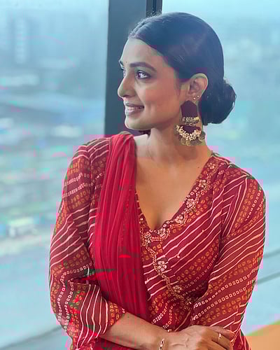 சிரித்தாள் வண்ணப்பறவை... மயூரி!