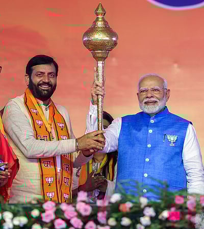 இடஒதுக்கீட்டை வெறுக்கும் காங்கிரஸ்- பிரதமா் மோடி விமா்சனம்