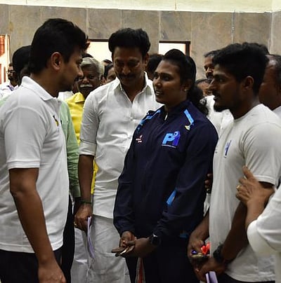 அரசுப் பணி: அமைச்சா் உதயநிதியிடம் விளையாட்டு வீரா்கள் கோரிக்கை