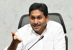 ஜெகன்மோகன் ஆட்சியில் திருப்பதி லட்டு தயாரிப்புக்கு விலங்கின் கொழுப்பு கலந்த நெய் விநியோகம்! ஆந்திர அமைச்சா் மீண்டும் குற்றச்சாட்டு