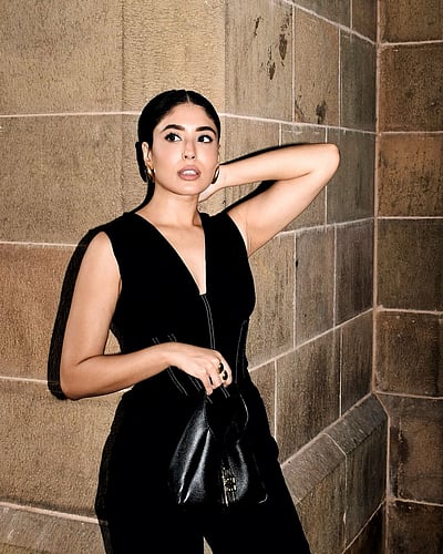 விடுமுறைக்கு முன்... கிருத்திகா காம்ரா!