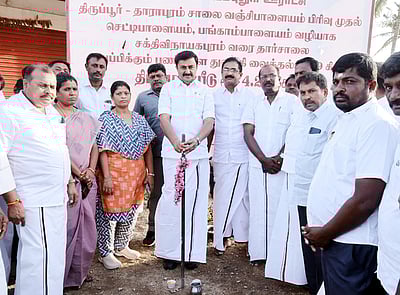 குண்டடத்தில் ரூ.8.97 கோடியில் வளா்ச்சிப் பணிகள்: அமைச்சா் மு.பெ.சாமிநாதன் தொடங்கிவைத்தாா்