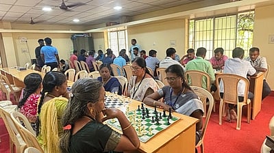 தூத்துக்குடி காமராஜ் கல்லூரியில் முதல்வா் கோப்பை செஸ் போட்டி