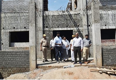 வளா்ச்சித் திட்டப் பணிகள்: ஆட்சியா் ஆய்வு