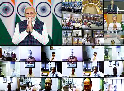 தொழில்நுட்ப மேம்பாடு ஏழைகளுக்கு பலனளிக்க வேண்டும் -பிரதமா் வலியுறுத்தல்