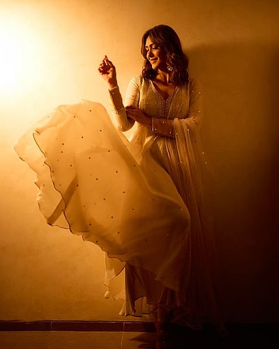 காவியத் தலைவி... மிருணாள் தாக்குர்!