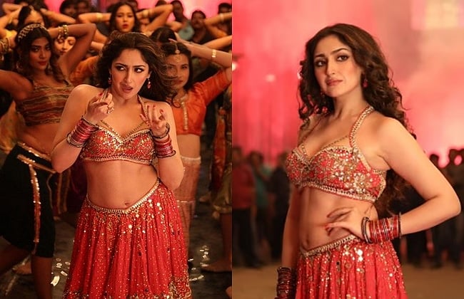 ராவடி பாடலில் சாயிஷா