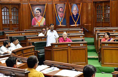 முதல் இருக்கையில் அதிஷி - அரவிந்த் கேஜரிவாலுக்கு 41