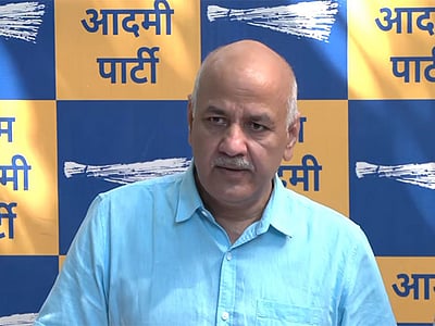 தில்லியை குண்டா்களின் தலைநகராக மாற்றியது பாஜக:
முன்னாள் துணை முதல்வா் மனீஷ் சிசோடியா சாடல்