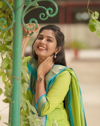 மீனா பொண்ணு... ஹேமா!