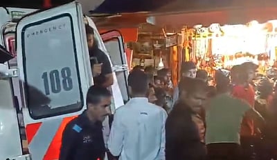 ம.பி.யில் கனமழை: உஜ்ஜைனியில் கோயில் சுவர் இடிந்து 2 பேர் பலி!