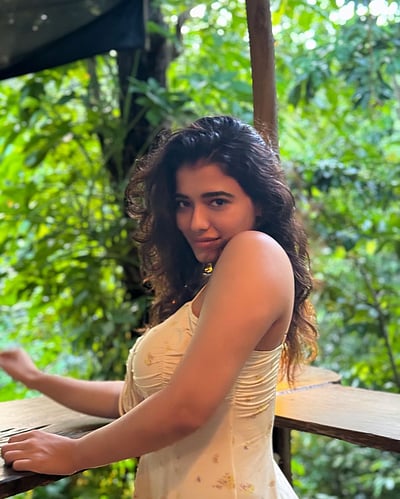 காட்டிலே பூத்தது... கேத்திகா சர்மா!