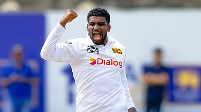 அறிமுகப் போட்டியில் அசத்திய இலங்கை சுழற்பந்துவீச்சாளர்!