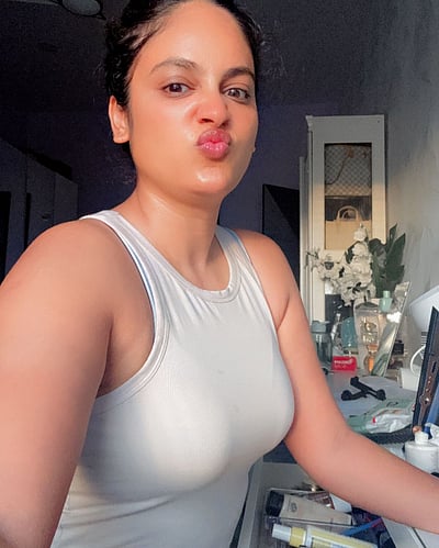 சூரியன் முத்தமிட்ட போது... நந்திதா ஸ்வேதா!