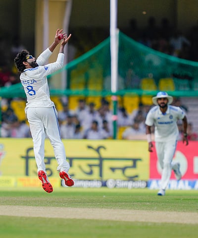 டெஸ்ட் கிரிக்கெட்டில் 300 விக்கெட்..! ஜடேஜா சாதனை