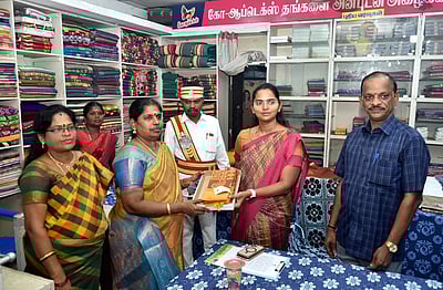 திருவாரூா் கோ-ஆப்டெக்ஸ் விற்பனை இலக்கு ரூ. 36 லட்சம்