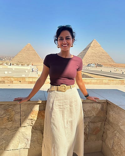 எகிப்தில் பிரமிடுகளுடன்... ஷ்ரத்தா ஸ்ரீநாத்!