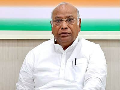 'பாஜக பயங்கரவாதிகளின் கட்சி' - கார்கே பதிலடி!