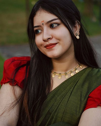 கேரளத்து பைங்கிளி... கோபிகா கீர்த்தி!