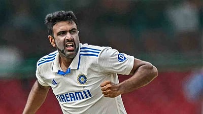 அஸ்வினுக்கு பதில் அணியில் சேர்க்கப்பட்ட இளம் ஆல்ரவுண்டர்!