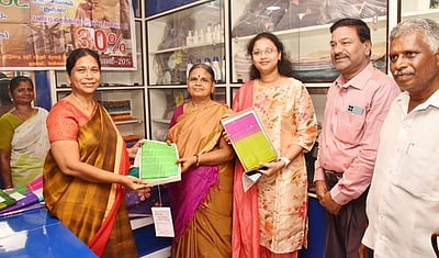 தருமபுரியில் காதி கிராஃப்ட் விற்பனை தொடக்கம்: ரூ. 1 கோடி விற்பனை இலக்கு