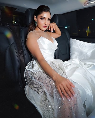 தேவதை உலா போகும் வேளை... இஷிதா ராஜ்! 