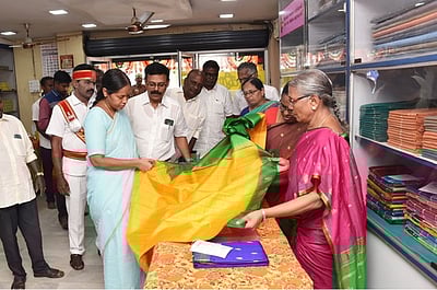 தீபாவளி கதா் சிறப்பு தள்ளுபடி விற்பனை