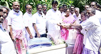 தீ விபத்தில் பாதிக்கப்பட்டோருக்கு நிவாரண உதவிகள் அளிப்பு